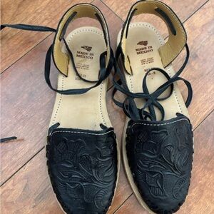 Women’s lace-up leather huarache sandals